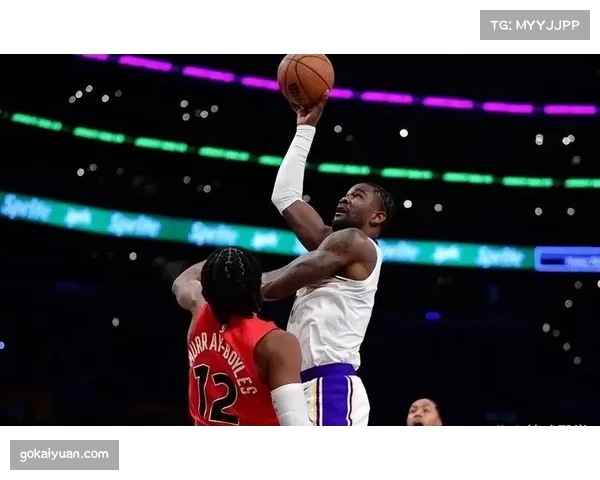 湖人末节关键时刻屡现致命失误，收官阶段稳定性成季后赛隐患