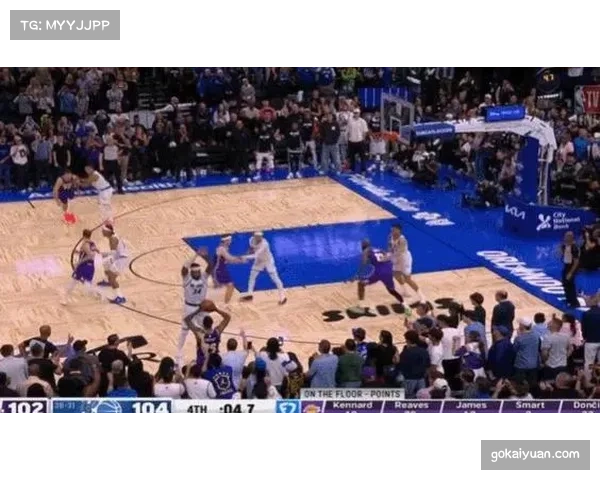 雷迪克激活肯纳德关键作用 湖人G1三分5中5的战术设计